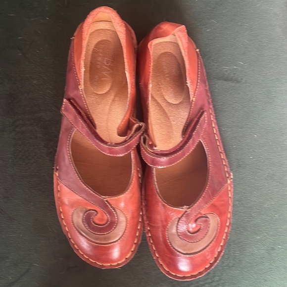 Brown Bernie Mev Mary Janes - Picture 1 of 10